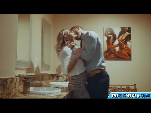 ❤️ Kapag ang isang busty blonde seduces sa isang pampublikong banyo ❌ Sex video sa amin tl.xxxsexjav.ru ﹏